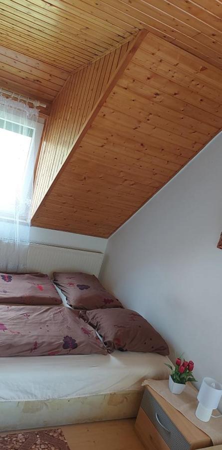 Tóra nyíló vendégház Bytom Extérieur photo