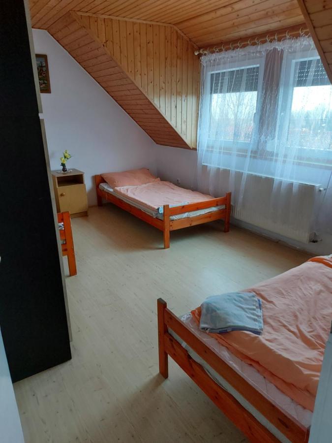 Tóra nyíló vendégház Bytom Extérieur photo